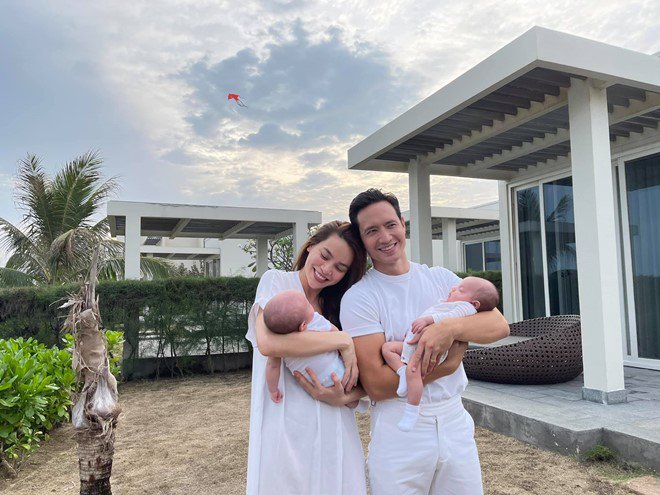 Sao Việt 24h: Hồ Ngọc Hà đẹp amp;#34;mướt mắtamp;#34; bên chồng con, dàn sao tấp nập vào khen - 6