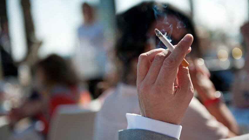 Đừng trở thành nạn nhân của những thói quen tài chính xấu, khiến tiền “bốc hơi” này - 2