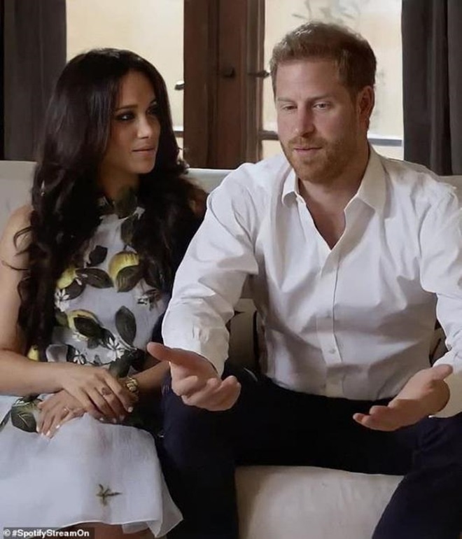 Meghan Markle lộ diện sau khi thông báo mang thai lần 2