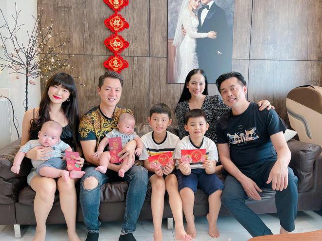 Sao Việt 24h: Hậu xa nhau, Lệ Quyên đưa con trai đi du xuân muộn, gặp amp;#34;nhân vật quyền lựcamp;#34; - 8