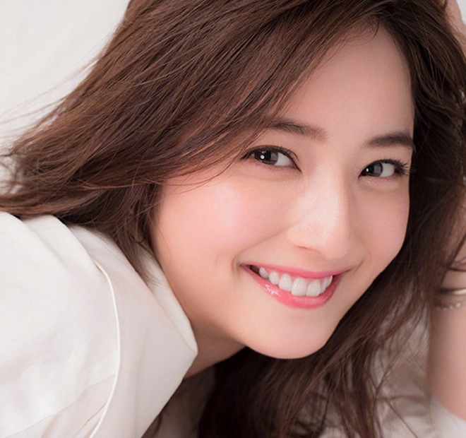 Sau bê bối ngoại tình, bị tẩy chay, sao hài Nhật Bản ra chợ cá làm bốc vác kiếm sống - 7