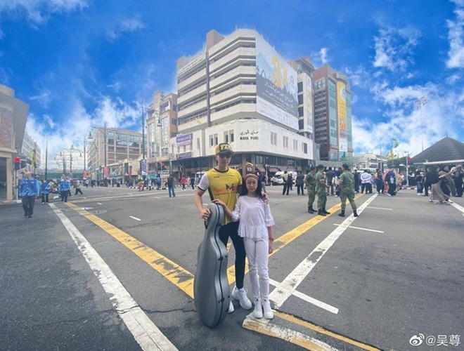 11 tuổi, con gái Ngô Tôn được Quốc vương Brunei khen ngợi, ông bố tài tử amp;#34;phổng mũiamp;#34; tự hào - 3