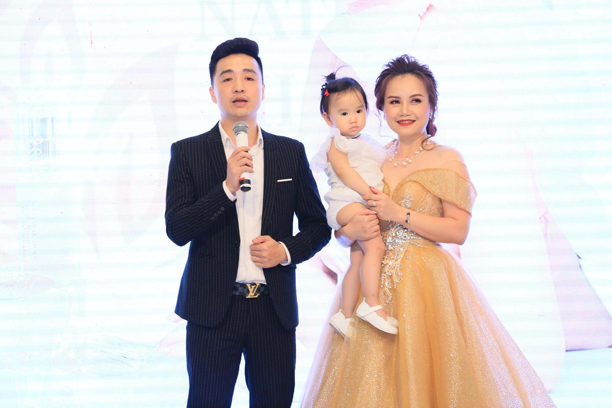 Diễn viên vừa ly hôn chồng thứ 4 amp;#34;xin thaamp;#34; khi bị trai trẻ kém 2 giáp tán tỉnh - 3