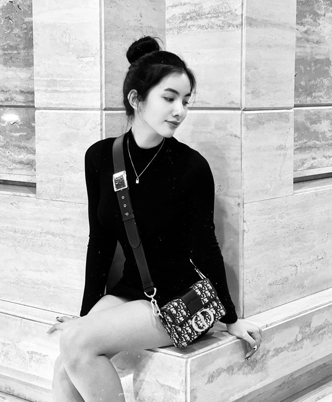 Sao Việt 24h: Hậu xa nhau, Lệ Quyên đưa con trai đi du xuân muộn, gặp amp;#34;nhân vật quyền lựcamp;#34; - 14