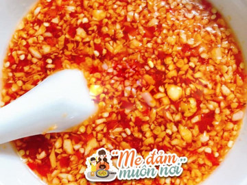 Bí quyết pha nước chấm chua ngọt, tỏi ớt luôn nổi 