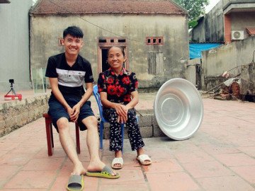 Sau hàng loạt bê bối khiến cộng đồng mạng ngán ngẩm, mẹ con bà Tân Vlog bất ngờ nhận tin vui