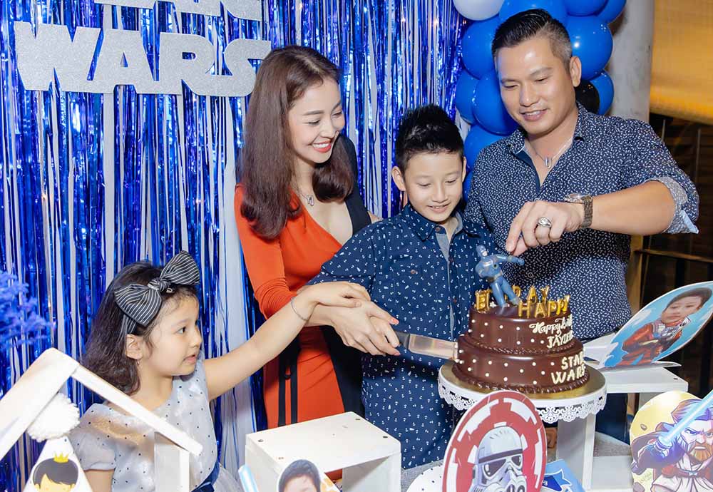 Con trai của Jennifer Phạm và Quang Dũng 13 tuổi đã cao hơn mẹ - 6