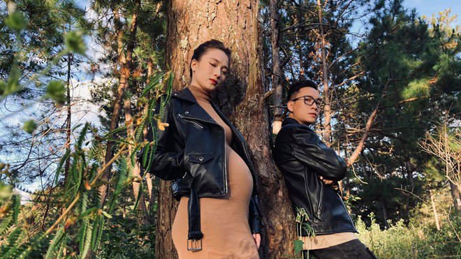 Giám khảo Rap Việt amp;#34;dành cả thanh xuân để chờ vợ đẻamp;#34;, showbiz sắp đón bé Trâu Vàng đầu tiên - 2