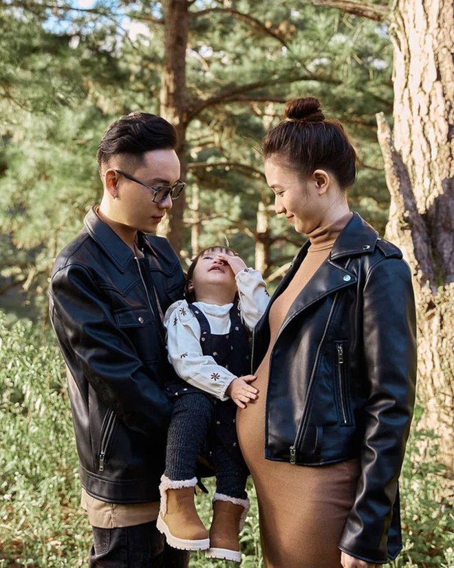Giám khảo Rap Việt amp;#34;dành cả thanh xuân để chờ vợ đẻamp;#34;, showbiz sắp đón bé Trâu Vàng đầu tiên - 3