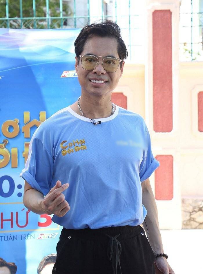 Ca sĩ Ngọc Sơn: Bỏ hết sự nghiệp, bán hết gia tài cứu mẹ cũng hạnh phúc - 1