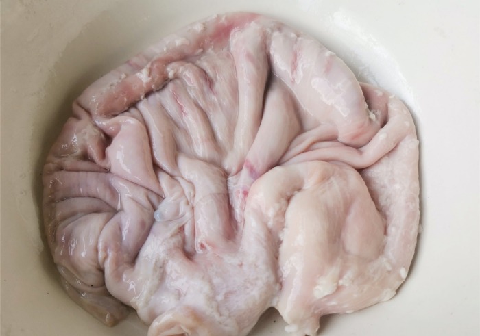 Rửa dạ dày lợn chỉ dùng muối và giấm chưa đủ, thêm thứ này sạch bong lại an toàn - 4