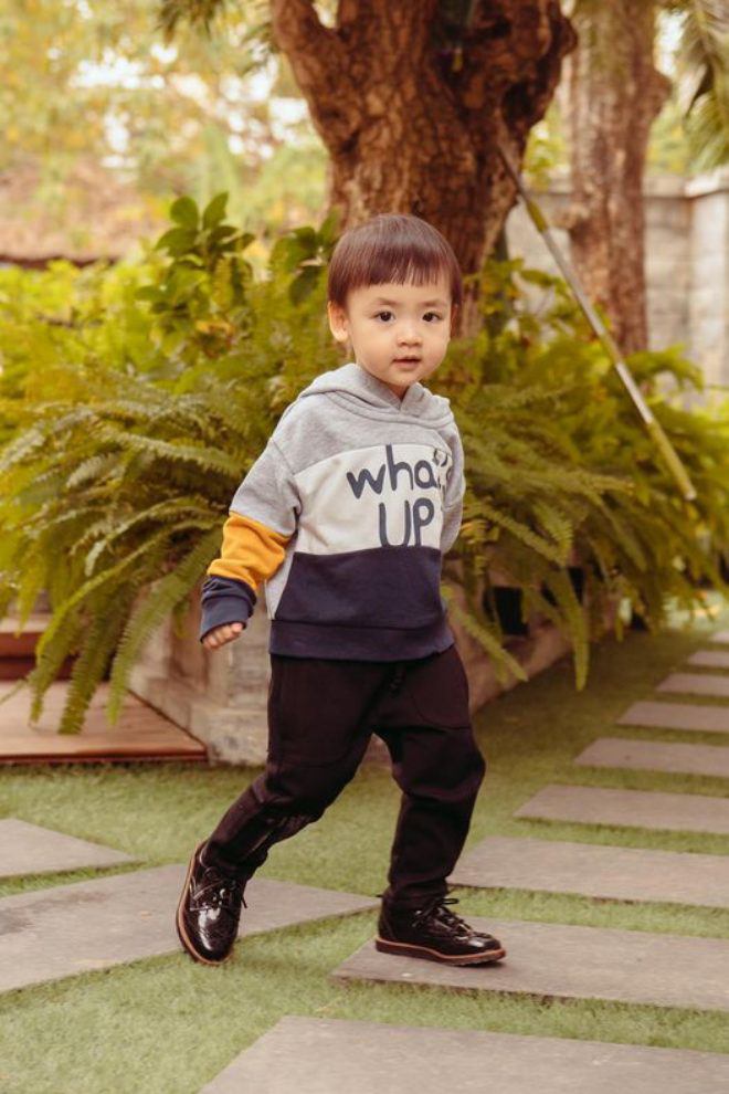 Sao Việt 24h: Cận cảnh khuôn mặt quý tử mới sinh đáng yêu nhà giám khảo Rap Việt - 12