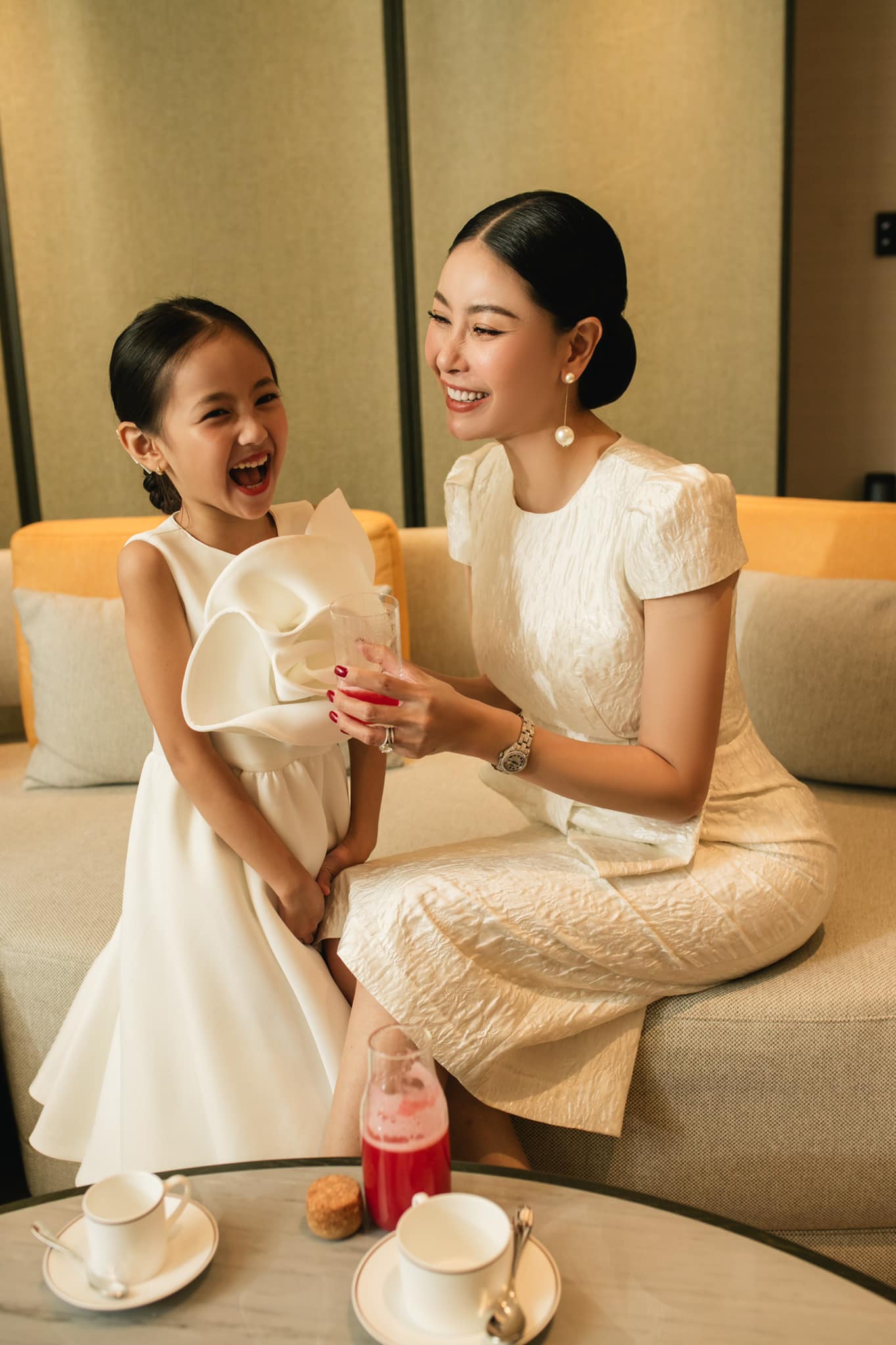 Con gái Hà Kiều Anh mày mò makeup, lộ đặc điểm hưởng “gen mỹ nhân” của mẹ Hoa hậu - 12