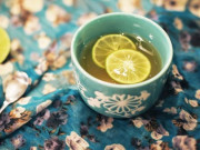 Sức khỏe - Say xe nên uống gì? Những loại nước chống say xe hiệu quả