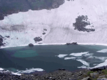 Bí ẩn về hồ nước chứa gần 800 bộ hài cốt trên ngọn núi cao nhất Ấn Độ