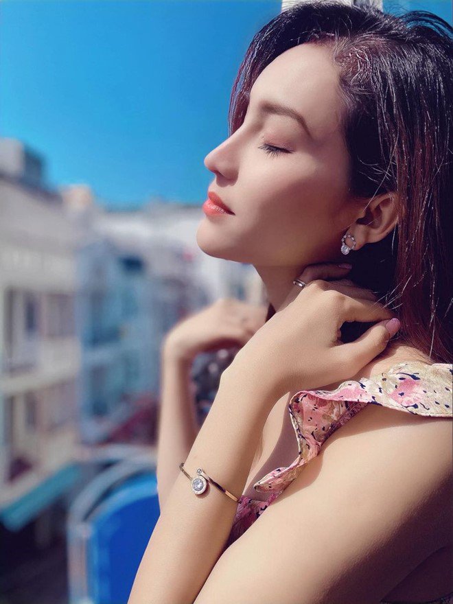 Bị chê amp;#34;đàn ôngamp;#34;, Hoa hậu chuyển giới đầu tiên của Việt Nam và Lynk Lee đều thâm thúy - 5