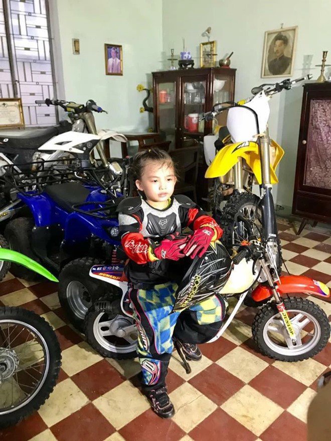 Ốc Thanh Vân amp;#34;choángamp;#34; trước độ ngầu của nữ biker nhí hiếm có Việt Nam - 9