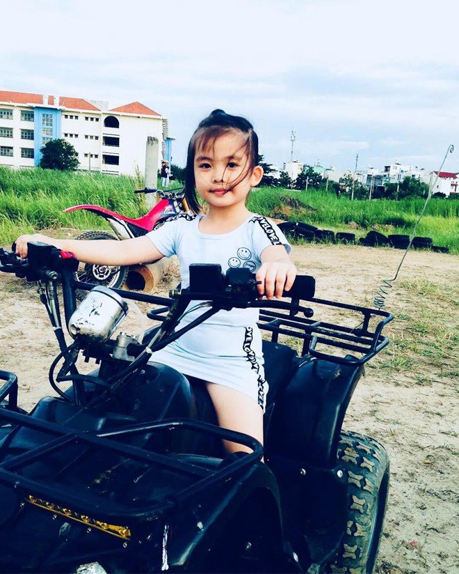 Ốc Thanh Vân amp;#34;choángamp;#34; trước độ ngầu của nữ biker nhí hiếm có Việt Nam - 5