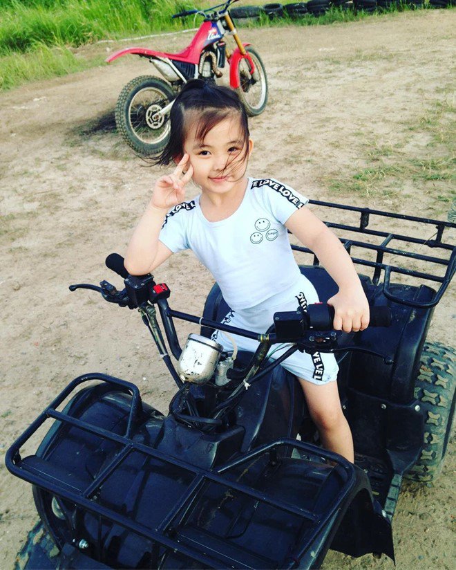 Ốc Thanh Vân amp;#34;choángamp;#34; trước độ ngầu của nữ biker nhí hiếm có Việt Nam - 6