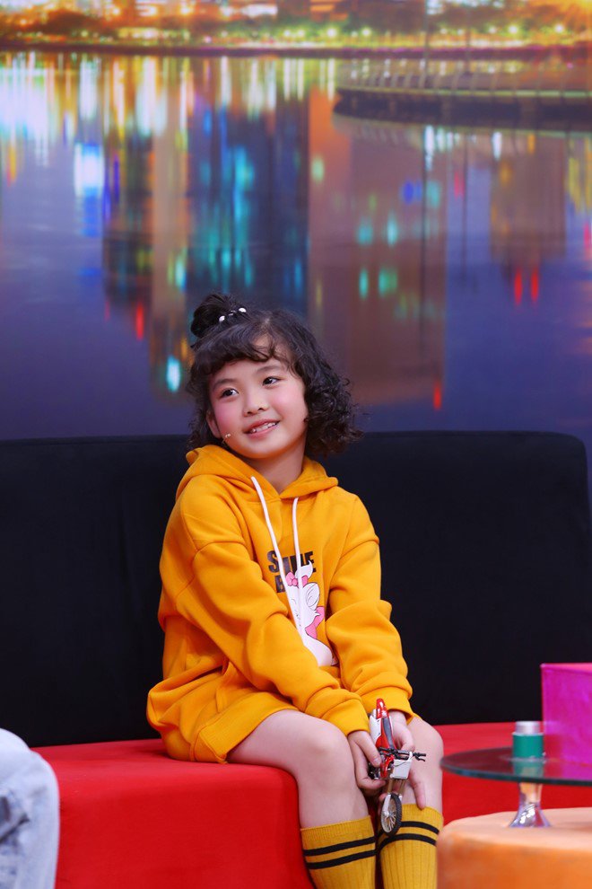 Ốc Thanh Vân amp;#34;choángamp;#34; trước độ ngầu của nữ biker nhí hiếm có Việt Nam - 2