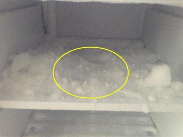 Tiền điện tăng vù vù hóa ra tủ lạnh đóng tuyết là “thủ phạm”, mách bạn cách loại bỏ - 1