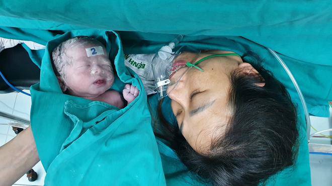Mang tam thai tự nhiên, mẹ Nam Định sinh 3 con khỏe mạnh, bé nào cũng trên 2,3kg - 1