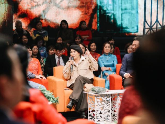 Ca sĩ Phương Thanh lần đầu kể về tuổi thơ dữ dội đi bơm xe cho Kim Tử Long