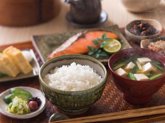 Nhiều người sợ béo bỏ cơm nhưng tại sao người Nhật ăn cơm hàng ngày vẫn gầy và sống thọ?