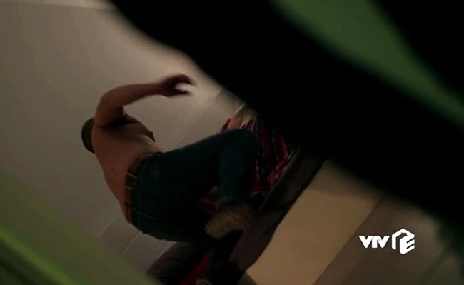 Khán giả tranh cãi kịch liệt về cảnh lột đồ và cưỡng bức trong amp;#34;Hồ Sơ Cá Sấuamp;#34; - 7