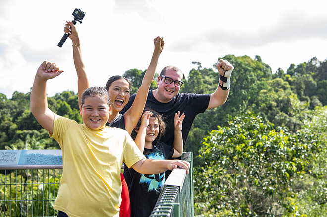 Theo chân gia đình siêu mẫu Bằng Lăng khám phá một Singapore khác lạ - 9