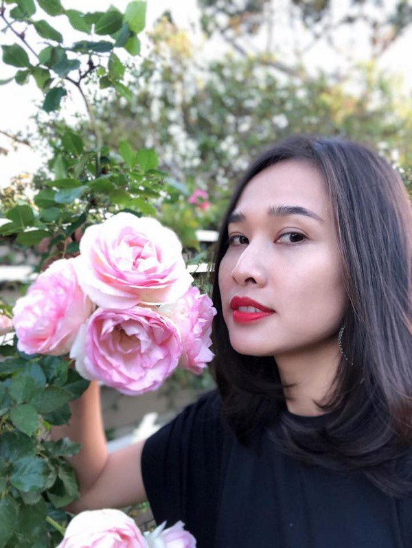 Ốc Thanh Vân, Dương Mỹ Linh và sao Việt thích trồng hoa hồng đắt giá, thơm nức vườn - 12