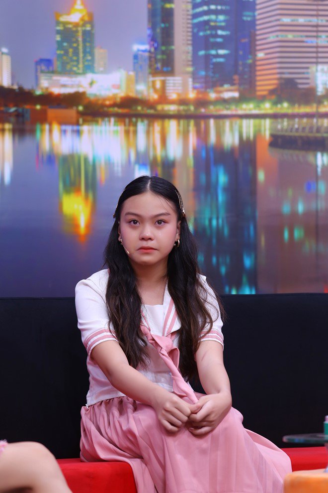 Ốc Thanh Vân đau lòng trước bé gái được mẹ chở đi bắt tại trận ba ngoại tình - 3