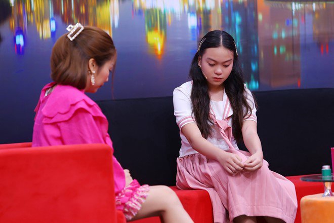 Ốc Thanh Vân đau lòng trước bé gái được mẹ chở đi bắt tại trận ba ngoại tình - 2