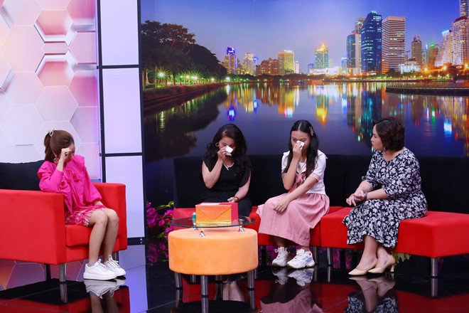 Ốc Thanh Vân đau lòng trước bé gái được mẹ chở đi bắt tại trận ba ngoại tình - 9