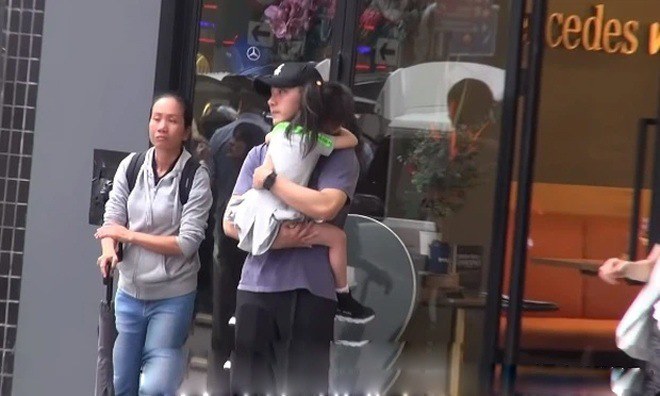 Ngôi sao 24/7: Bi Rain - Kim Tae Hee trốn con đi chơi, bị bắt gặp tới quán Việt Nam - 8