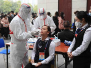 Sức khỏe - Ghi nhận 2 ca mắc COVID-19 ở trong nước, có gần 16.000 người được tiêm vắc xin AstraZeneca