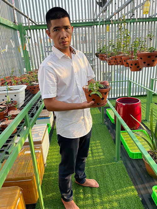 Nghệ nhân trồng hoa lan Lê Cao Thắng và tình yêu đối với lan đột biến - 1