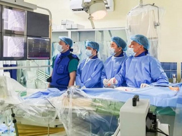 Bé sơ sinh 11 ngày tuổi bỏ bú, tím tái vào viện, bác sĩ phải đốt tim để cứu sống