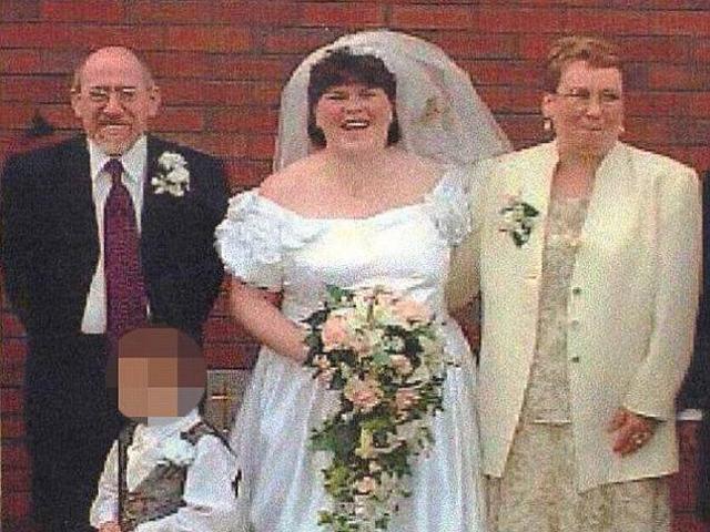 Đào mộ con trai để xét nghiệm ADN, mẹ vạch trần tội ác không thể dung thứ của gia đình