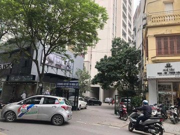 Nữ giúp việc rơi từ tầng 11 chung cư phố Hoa Lư xuống đất, tử vong tại chỗ