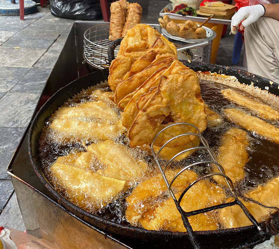 Cầm 20.000 đồng ăn hết các quán ăn vặt ngon rẻ Hà Nội - 4