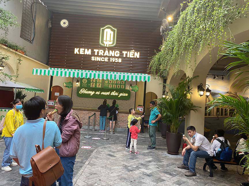 Cầm 20.000 đồng ăn hết các quán ăn vặt ngon rẻ Hà Nội - 8