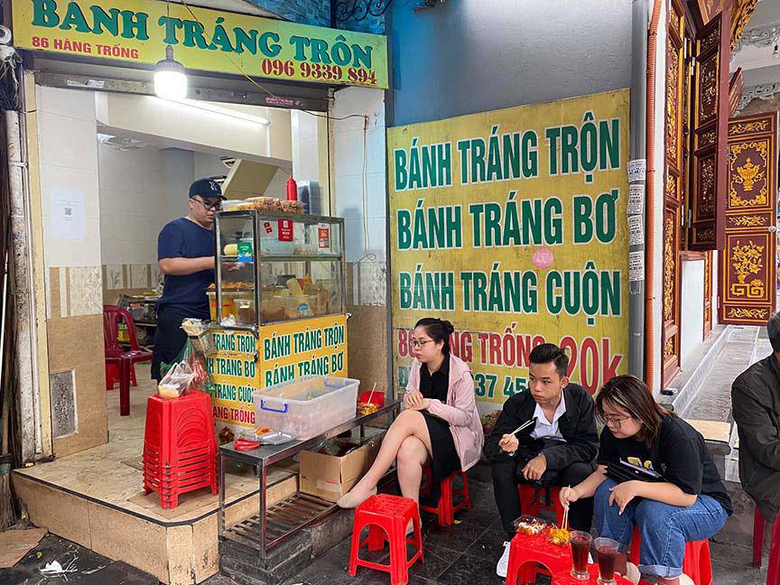 Cầm 20.000 đồng ăn hết các quán ăn vặt ngon rẻ Hà Nội - 12