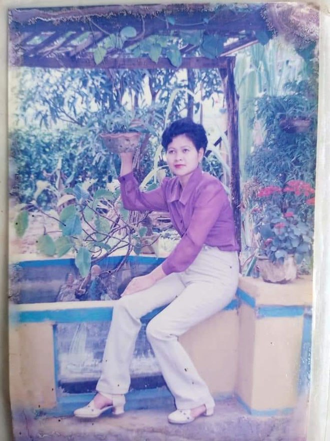 Khoe ảnh mẹ hồi trẻ xinh đẹp, con gái thừa nhận: Rất tự hào dù mẹ hay bị lừa tiền - 2