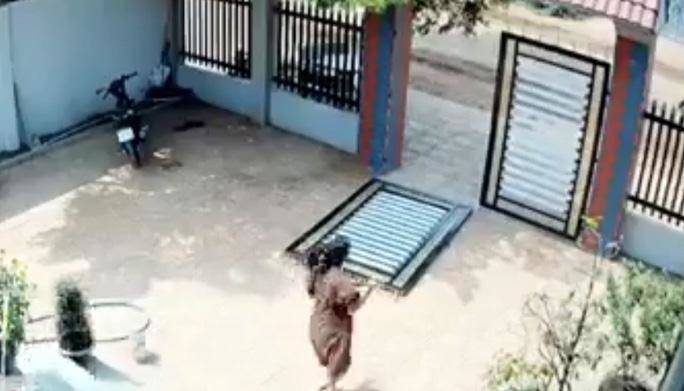 Nhan sắc xinh đẹp của bà bầu cầm rựa amp;#34;xông phiamp;#34; ra cổng giúp chồng đuổi trộm - 1