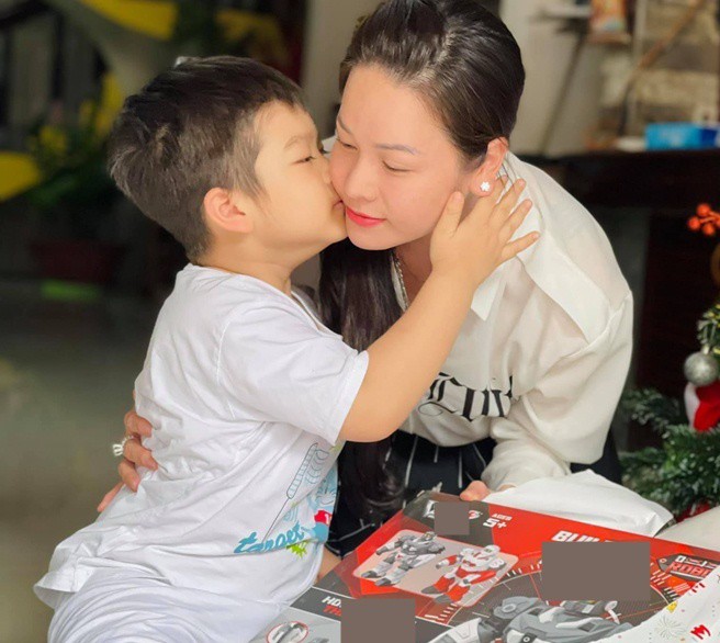 Hình ảnh đầu tiên về cuộc sống con trai Nhật Kim Anh sau khi được tòa tuyên sống cùng mẹ - 5