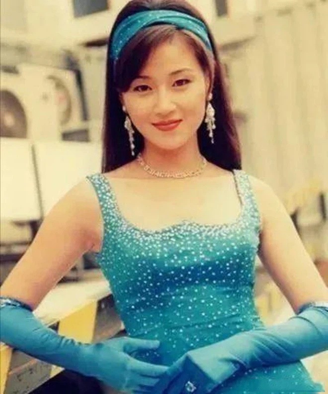 Cuộc sống của Á hậu Hong Kong từng khiến ngôi sao võ thuật Chung Tử Đơn bỏ vợ - 9