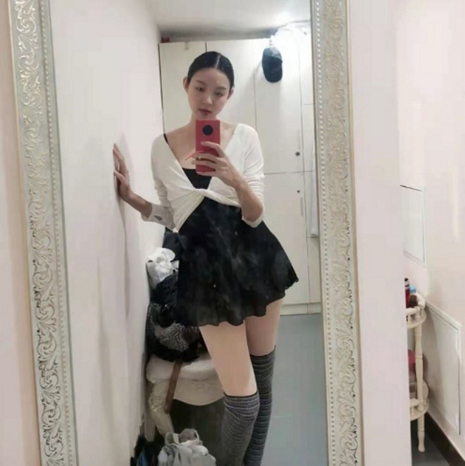 Mang thai ở tháng thứ 7, Hoa hậu Trung Quốc đẹp nhất Thế giới vẫn diện váy ngắn khoe chân - 1