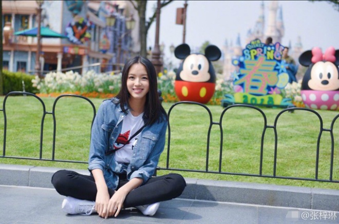 Mang thai ở tháng thứ 7, Hoa hậu Trung Quốc đẹp nhất Thế giới vẫn diện váy ngắn khoe chân - 5