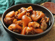 Bếp Eva - Cuối tuần làm ngay chân giò om kiểu này giòn lại thơm nức, vừa ăn vừa nhậu tuyệt ngon